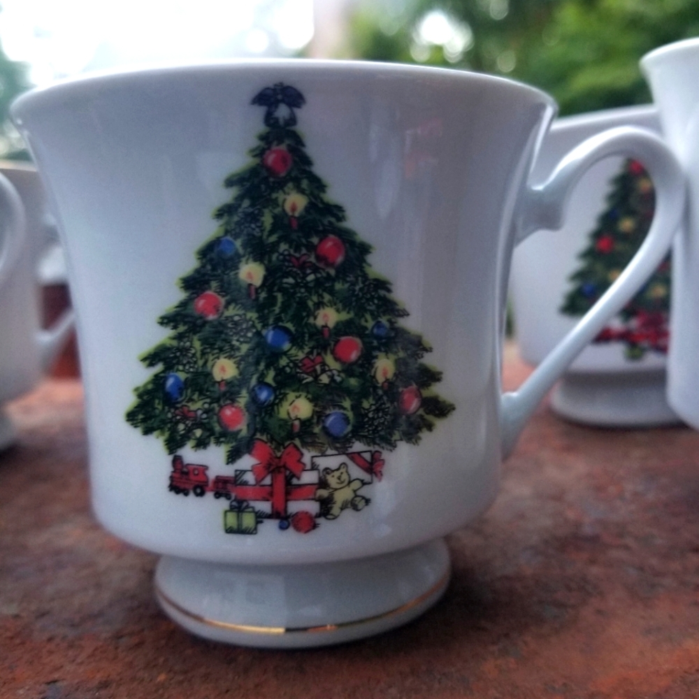Seagull Fine China Christmas Tree Porcelain Mugs
